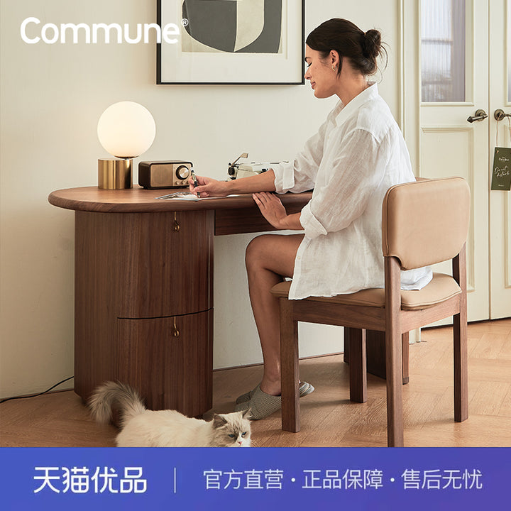 Hotel Paradiso 书桌