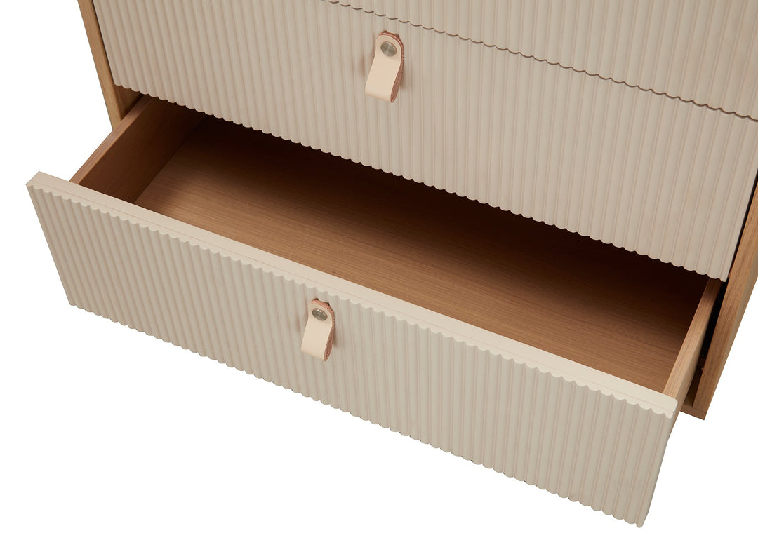 Cr�me 4-Drawer Chest